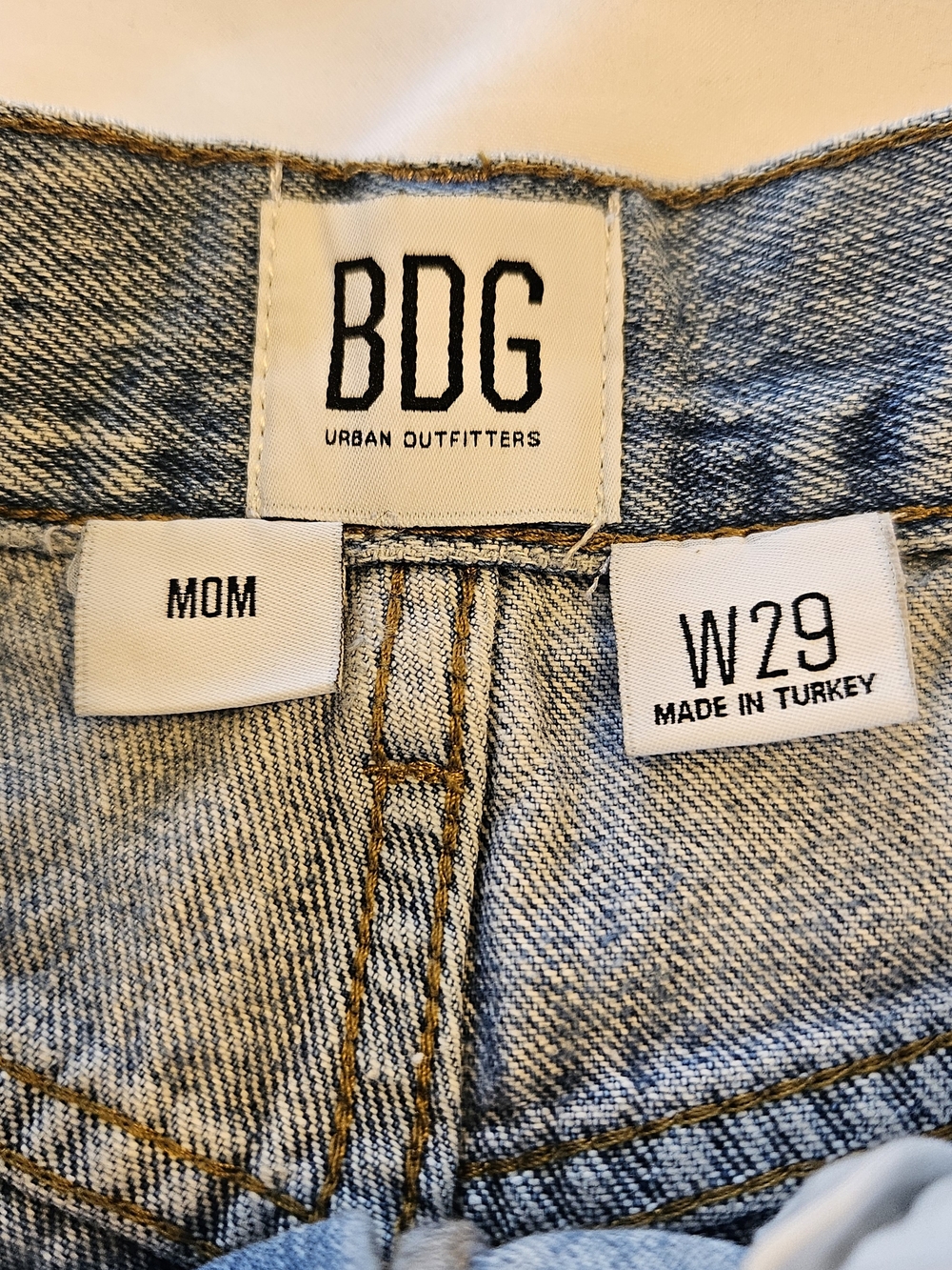 BDG  "Mom" High-rise Denim Shorts Size 29  !CLEARANCE! - Picture 2 of 13
